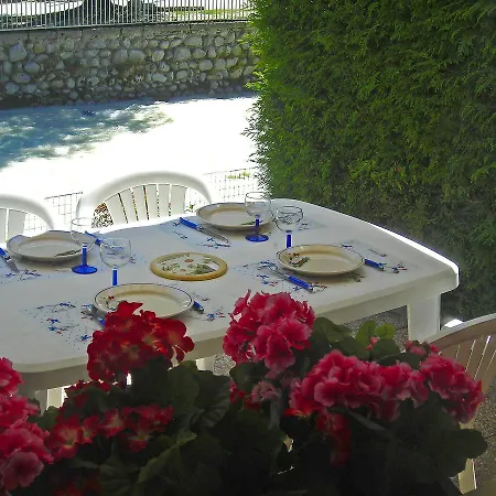 Lägenhet Les Jardins Du Mont-blanc-4 By Interhome